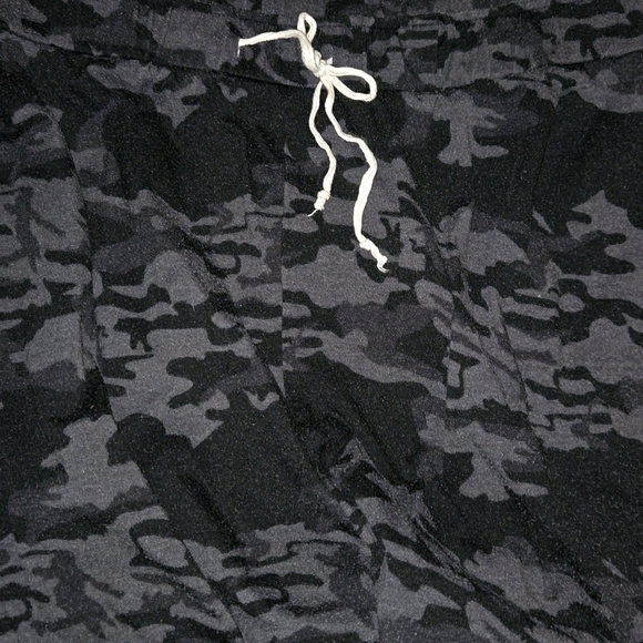 Amaryllis Camouflage Drawstring Pants Sz. 2X - Picture 1 of 4